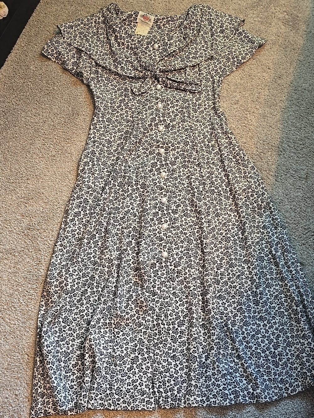 Lang Original Floral Button-Front Midi Dress Tie Collar - Black & White Size 6